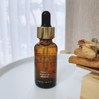 스킨큐어 산다화 비타민c 화이트닝 에센스 30ml — 5점을 준 리뷰어가 2021년 8월 올린 사용 사진
