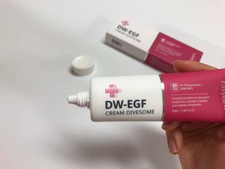 이지듀 DW-EGF 크림 다이브좀_콜라겐이 쏙쏙, 탄력피부로 다이빙 — 5점을 준 리뷰어가 2021년 2월 올린 사용 사진