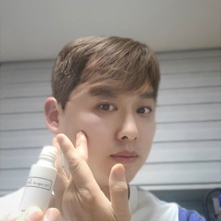 더사가오브수 [사가수] 효혜윤 보태니컬 에너지 에센스인로션 20ml /아이포올 스틱 3g — 5점을 준 리뷰어가 2023년 2월 올린 사용 사진