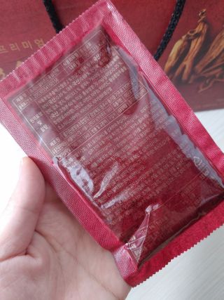 서울약사신협_프리미엄 6년근 홍삼진액_70mlx30포 — 5점을 준 리뷰어가 2021년 3월 올린 사용 사진