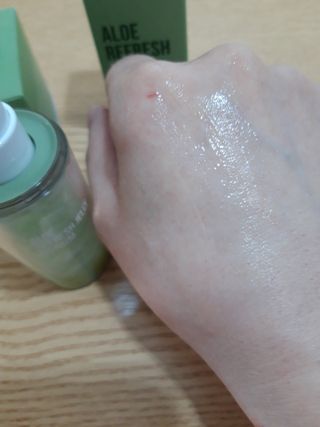 김정문알로에 큐어 큐어 알로에 리프레쉬 젤리 세럼, 큐어 알로에 하이드로 젤리 크림 — 5점을 준 리뷰어가 2021년 3월 올린 사용 사진