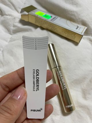피부미 골드베릴 아이래쉬 앰플 10ml — 4점을 준 리뷰어가 2021년 10월 올린 사용 사진