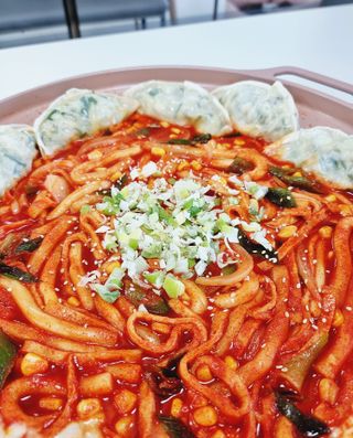 [푸딩팩토리] 요즘누들떡볶이540g + 매콤누들떡볶이 470g — 5점을 준 리뷰어가 2022년 9월 올린 사용 사진