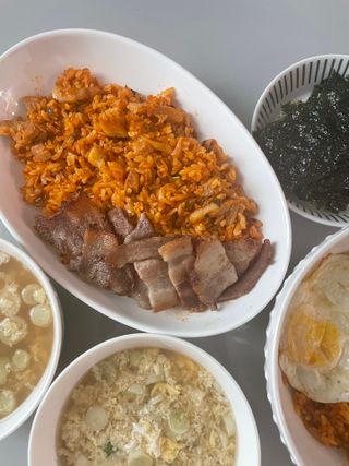 한성기업 무볼레 왕건더기 볶음밥 묵은지삼겹살 — 5점을 준 리뷰어가 2021년 10월 올린 사용 사진