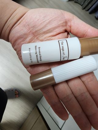 더사가오브수 [사가수] 효혜윤 보태니컬 에너지 에센스인로션 20ml /아이포올 스틱 3g — 3점을 준 리뷰어가 2023년 2월 올린 사용 사진
