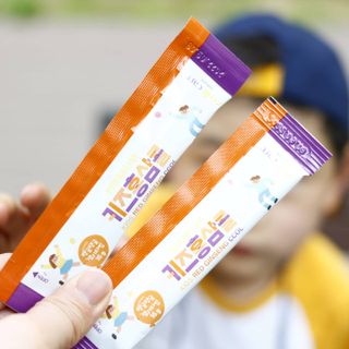 베거스코리아 [콜리케어] 키즈 홍삼콜리 딸기맛 14포 — 5점을 준 리뷰어가 2021년 5월 올린 사용 사진