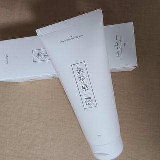 [베러오리진] 무화과 크리미 딥 폼 클렌저/피부 노폐물 & 미세먼지 99 세정 인증 민감성 피부 무자극 인증 — 4점을 준 리뷰어가 2021년 11월 올린 사용 사진