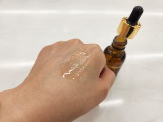 스킨큐어 산다화 비타민c 화이트닝 에센스 30ml — 5점을 준 리뷰어가 2023년 10월 올린 사용 사진