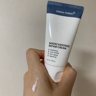 더마포레스트 마데카소사이드 리페어 크림,  모이스처라이징 아쿠아크림 — 5점을 준 리뷰어가 2021년 8월 올린 사용 사진