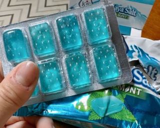 마요라 히말라야 솔트 캔디 2종-페퍼민트 맛, 라임민트 맛 — 5점을 준 리뷰어가 2023년 1월 올린 사용 사진