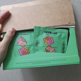 [오프블랙] 얼굴톤이 달라지는 히비스커스티 브라이튼업 — 5점을 준 리뷰어가 2022년 6월 올린 사용 사진