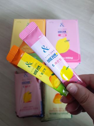 비타앤C 레몬맛, 망고맛 — 5점을 준 리뷰어가 2021년 4월 올린 사용 사진