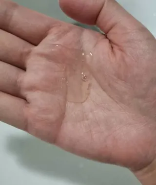 버텍스넘버원 버텍스 넘버원 햄프씨드오일 샴푸 — 5점을 준 리뷰어가 2022년 4월 올린 사용 사진
