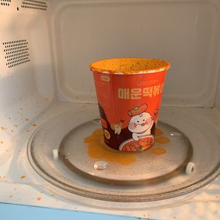 유비쿡 컵떡볶이 매운컵떡볶이2개/ 짜장컵떡볶이 2개  총 4개세트 — 4.5점을 준 리뷰어가 2021년 6월 올린 사용 사진