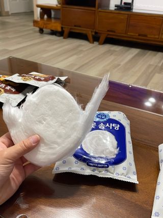 딜라이트 프로젝트  달콤한 눈꽃 간식세트( 눈꽃 솜사탕 / 레몬라임 솜사탕 / 달고나 총 7EA+스마트톡 증정) — 5점을 준 리뷰어가 2022년 4월 올린 사용 사진