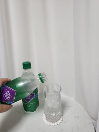 몽베스트 Montbest with Sparkling water Plain 20병 — 5점을 준 리뷰어가 2022년 10월 올린 사용 사진