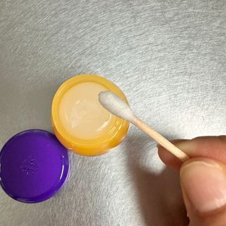 틱톡 [후르디아] 튼입술해결템 올리브영 블루베리 하이드레이팅 허니 립밤 — 5점을 준 리뷰어가 2023년 12월 올린 사용 사진