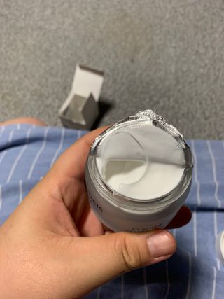 산수시 아쿠아 베네핏 24h 수부지 물광 속건조 수분크림 50ml — 3점을 준 리뷰어가 2021년 7월 올린 사용 사진