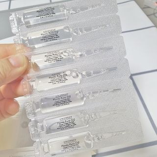 유니베르소 산소앰플 7일 집중케어 앰플 — 5점을 준 리뷰어가 2021년 5월 올린 사용 사진