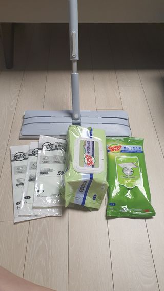 3M 스카치브라이트 파스텔블루 대형 밀대걸레 + 물걸레청소포 대형 30매 세트 — 5점을 준 리뷰어가 2023년 12월 올린 사용 사진