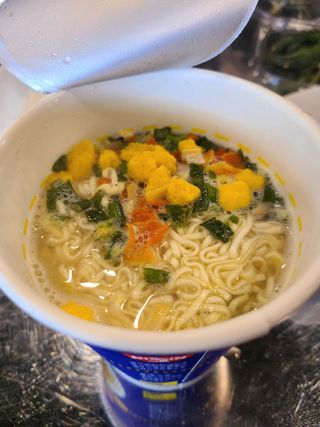NISSIN 닛신 컵누들  4종 - 씨푸드오리지날, 씨푸드 스파이시, 씨푸드 커리, 씨푸드 XO소스 — 5점을 준 리뷰어가 2022년 12월 올린 사용 사진