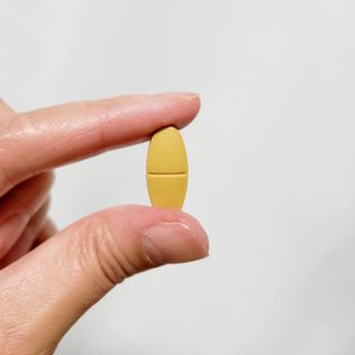 Swisse 스위스 고함량 밀크씨슬 35,000mg 60정 — 2.5점을 준 리뷰어가 2021년 11월 올린 사용 사진