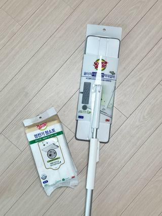 3M 스카치브라이트 재활용 PET 정전기청소포 대형 30매 (막대걸레 증정) — 5점을 준 리뷰어가 2023년 5월 올린 사용 사진