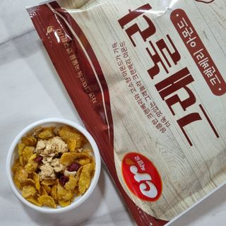 씨알푸드 씨알로 그래놀라 2종 후르츠+크랜베리 아몬드 — 5점을 준 리뷰어가 2022년 7월 올린 사용 사진