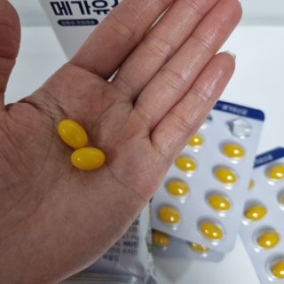 [이롬] 알티지 메가유산균 1 개월분 (490mgx30캡슐x2개입) — 5점을 준 리뷰어가 2022년 6월 올린 사용 사진