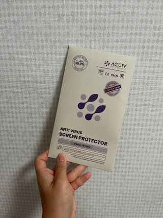 아클리브 Eco 항균 항바이러스 액정 보호필름(iPhone) — 5점을 준 리뷰어가 2022년 8월 올린 사용 사진