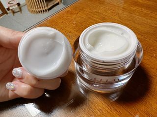 프리마인 바르기만 하면 철벽 스킨케어+24시간 마스크팩 효과. 셀라브 리제너레이팅 시스템 부스터+크림 세트 — 5점을 준 리뷰어가 2023년 6월 올린 사용 사진