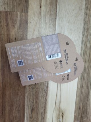 [후르디아] 올리브영 착한보습 비건 립버터 2종 — 4.5점을 준 리뷰어가 2022년 2월 올린 사용 사진