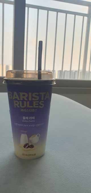 바리스타룰스 돌체 라떼 — 4점을 준 리뷰어가 2023년 4월 올린 사용 사진