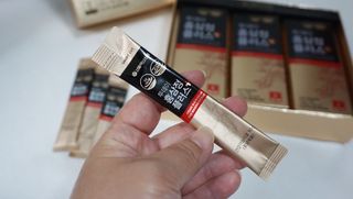 서울약사신협_투데이홍삼정플러스스틱_10g x 30포 — 5점을 준 리뷰어가 2021년 6월 올린 사용 사진