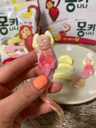 폭신 쫄깃 식감 로맨스, 몽키나나 젤리 8봉지 — 5점을 준 리뷰어가 2021년 2월 올린 사용 사진