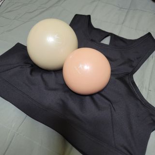 트라택 쿠셔닝 웨이트볼 0.5kg + 1kg SET — 5점을 준 리뷰어가 2022년 5월 올린 사용 사진