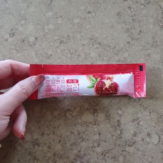 헬스업_쁘띠쁘띠석류콜라겐젤리_20g x 14포 — 5점을 준 리뷰어가 2021년 2월 올린 사용 사진