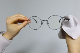 위케어 김서림방지 안경닦이 안티포그 극세사클리너 — 5점을 준 리뷰어가 2021년 2월 올린 사용 사진