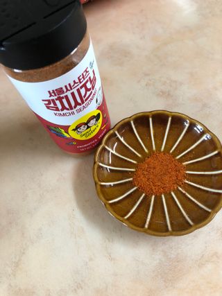 [서울시스터즈] 김치시즈닝 국내 최초 뿌려먹는 김치파우더 100g 1개+ 신제품 김치스낵 90g 2개 — 4.5점을 준 리뷰어가 2021년 8월 올린 사용 사진