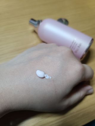 리엔케이 핑크 볼륨 래디언스 컬러크림 에디션 — 5점을 준 리뷰어가 2022년 11월 올린 사용 사진