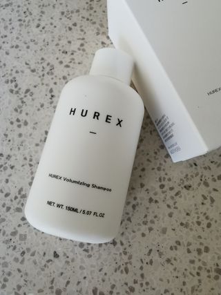 [HUREX] 휴렉스 볼류마이징 탈모완화 기능성 샴푸 150ml x 2개 — 5점을 준 리뷰어가 2021년 10월 올린 사용 사진