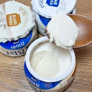 매일바이오 그릭요거트 오리지널 플레인 4개, 로스터리 커피믹스 4개 — 5점을 준 리뷰어가 2021년 12월 올린 사용 사진