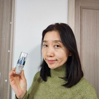 나우 [리브엠] 화해 1등 수분앰플 , 엑소코어 워터풀 텐션 앰플 — 5점을 준 리뷰어가 2024년 12월 올린 사용 사진