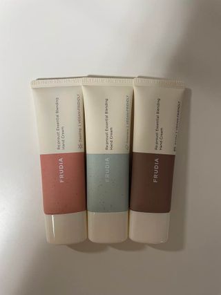 [후르디아] 끈적임 없는 착한성분 비건  핸드크림 3종 — 5점을 준 리뷰어가 2021년 11월 올린 사용 사진