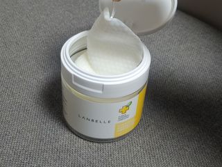 랑벨 비타 에너지 잡티 앰플 패드 65매 (투명하고 밝은 얼굴 광채패드) — 3점을 준 리뷰어가 2022년 6월 올린 사용 사진