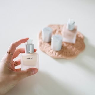 [RMK] 메이크업 베이스 + 리퀴드 파운데이션 — 4점을 준 리뷰어가 2021년 3월 올린 사용 사진