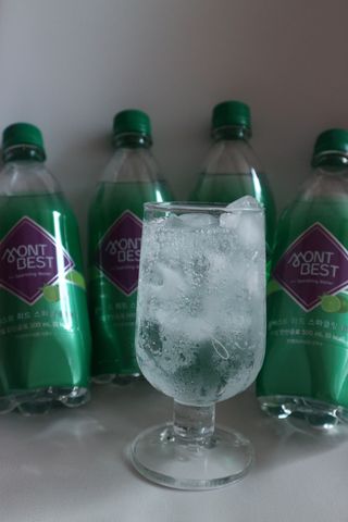 몽베스트 Montbest with Sparkling water Lime20병 — 5점을 준 리뷰어가 2021년 10월 올린 사용 사진