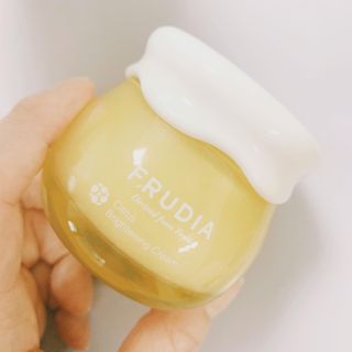 [후르디아] 미백 기능성 감귤 브라이트닝 크림 — 4점을 준 리뷰어가 2021년 4월 올린 사용 사진