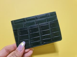 헤임달 Glossy 악어가죽 카드지갑 — 5점을 준 리뷰어가 2021년 5월 올린 사용 사진