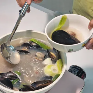 [푸딩팩토리] 바지락홍합탕 500g / 얼큰바지락홍합탕 590g — 5점을 준 리뷰어가 2022년 10월 올린 사용 사진